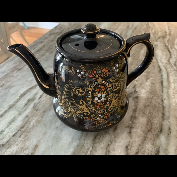 Vintage Tea Pot - Picture 1 of 3